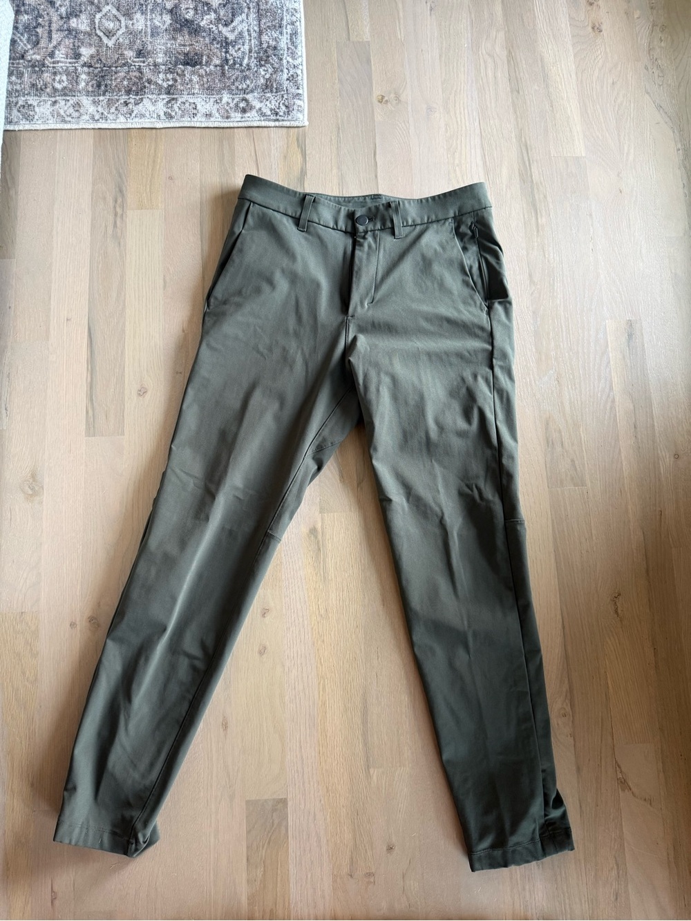 Lululemon Men's Olive Green Commission pants slim 30 x 30